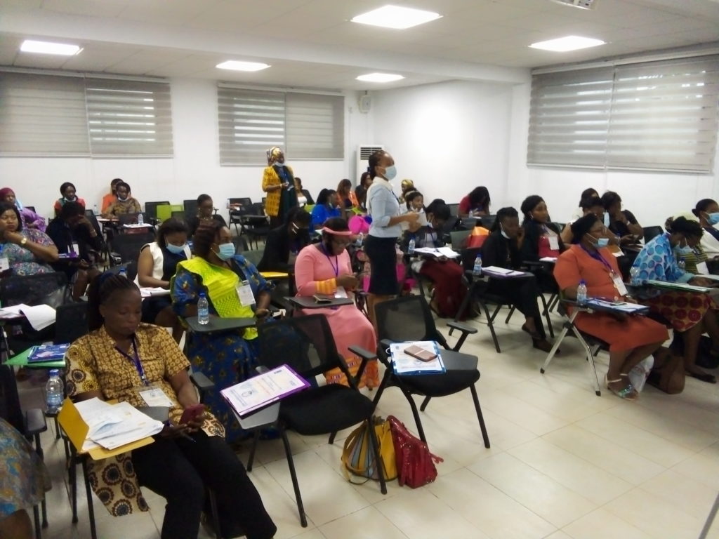 Article : Le Conseil national des droits de l&rsquo;Homme prépare les femmes à la sphère politique ivoirienne