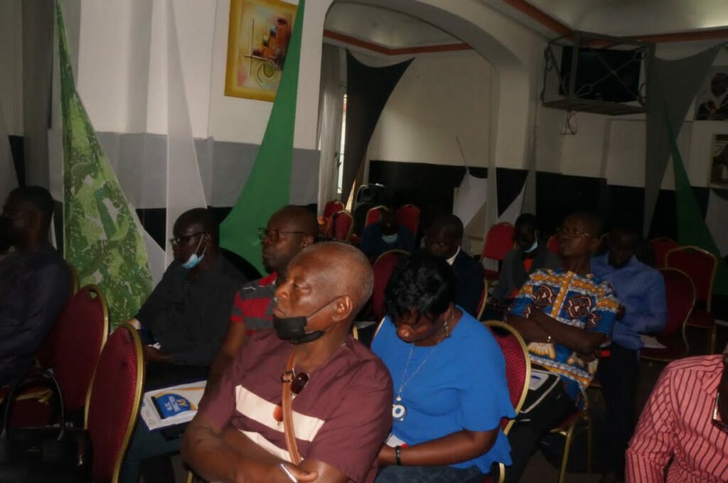 Article : Projet « Catalyser le leadership pour améliorer le bien-être des femmes, des nouveau-nés, des enfants et des adolescents » : des journalistes instruits en Côte d’Ivoire