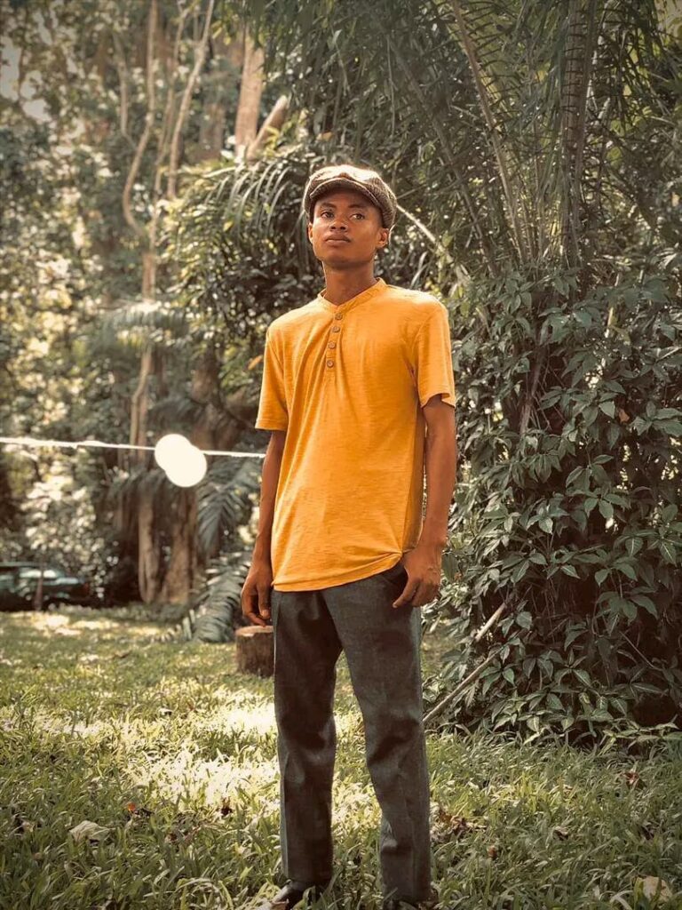 Article : Amadou Doumbouya : un amour viscéral pour la peinture…